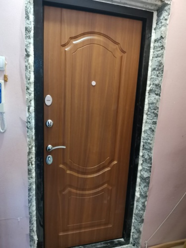 Входная дверь в квартиру Delta-10M Медь RGSO Лесной орех D1 фото 2 Входная дверь в квартиру Delta-10M Медь RGSO Лесной орех D1 фото 2