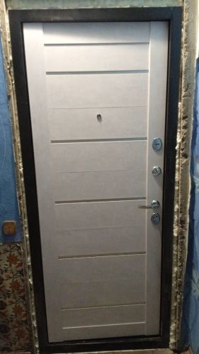 Входная дверь Феррони 9 см Серебро Бетон Снежный Царга фото 2 Входная дверь Феррони 9 см Серебро Бетон Снежный Царга фото 2