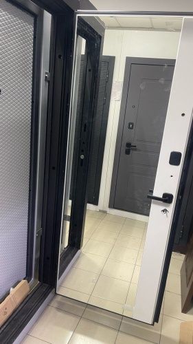 Дверь стальная Бронекс YoDoors-11 Черная шагрень/Черный муар-Velluto Bianco фото 3 Дверь стальная Бронекс YoDoors-11 Черная шагрень/Черный муар-Velluto Bianco фото 3