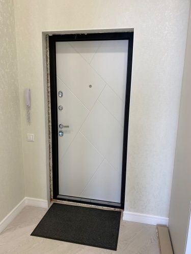 Входная дверь в квартиру Ultimatum M PP КВ-35 Темный пепел - KT Белый фото 3 Входная дверь в квартиру Ultimatum M PP КВ-35 Темный пепел - KT Белый фото 3