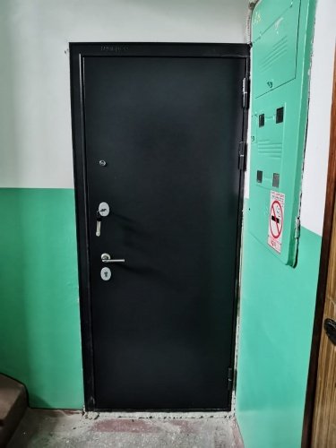 Мастино (Бульдорс) TRUST MASS 140 (Букле графит-Ларче бьянко, зеркало) фото 3 Мастино (Бульдорс) TRUST MASS 140 (Букле графит-Ларче бьянко, зеркало) фото 3