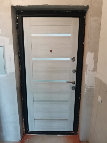 Входная дверь в квартиру Delta-112 Черный шелк VDM-2N, CT Wood Light Grey DC-1MC фото 4 Входная дверь в квартиру Delta-112 Черный шелк VDM-2N, CT Wood Light Grey DC-1MC фото 4