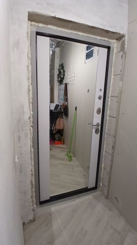 Входная дверь с большим зеркалом Эталон М-5 Черный букле-Белый снег (зеркало) фото 11 Входная дверь с большим зеркалом Эталон М-5 Черный букле-Белый снег (зеркало) фото 11