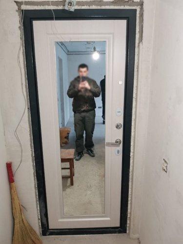 Мастино (Бульдорс) TRUST MASS 140 (Букле графит-Ларче бьянко, зеркало) фото 2 Мастино (Бульдорс) TRUST MASS 140 (Букле графит-Ларче бьянко, зеркало) фото 2