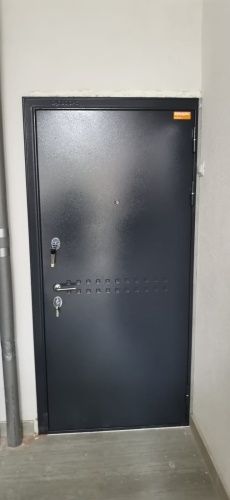 Мастино (Бульдорс) MASS 90/CR-4 (Букле графит R4-Ларче шоколад, Black, Черный лакобель) фото 3 Мастино (Бульдорс) MASS 90/CR-4 (Букле графит R4-Ларче шоколад, Black, Черный лакобель) фото 3