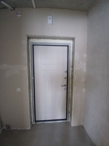 Входная дверь под ключ Delta PRO Букле коричневый VDM-2 - Лиственница белая D6-13 фото 3 Входная дверь под ключ Delta PRO Букле коричневый VDM-2 - Лиственница белая D6-13 фото 3