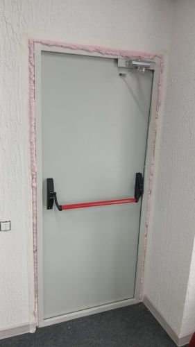 ДМП-01-EI60-900*2100 (сплошного сечения) c ручкой Антипаника ДМП-01-EI60-900*2100 (сплошного сечения) c ручкой Антипаника